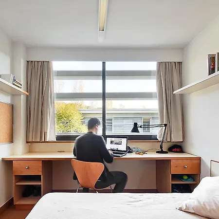 Apartment Residencia Universitaria Sarria *